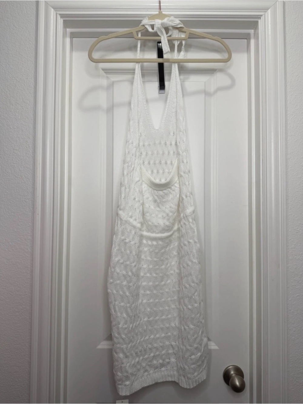 Cupshe White Knit Halter Cover-Up
Dress Size Medium - Picture 6 of 8